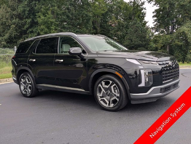 Used 2025 Hyundai Palisade Limited FWD image 2