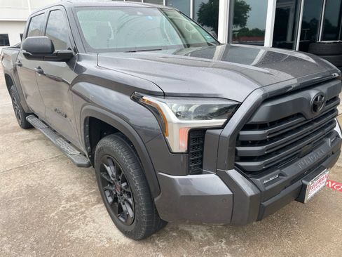 Used 2023 Toyota Tundra SR5 w/ SR5 Convenience Package AWD/4WD image 4