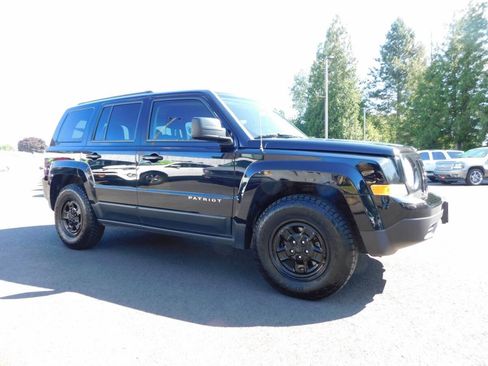 Used 2015 Jeep Patriot Sport w/ Power Value Group image 1