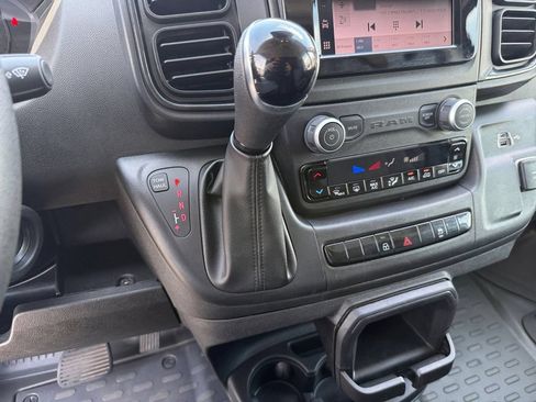 Used 2025 RAM ProMaster 2500 w/ Convenience Group FWD image 16