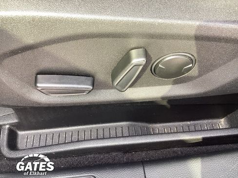 Used 2023 Ford Edge SEL AWD/4WD image 16