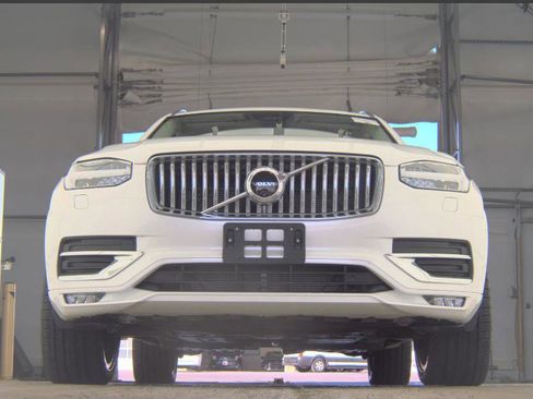 Used 2024 Volvo XC90 B6 Ultimate w/ Protection Package Premier image 10