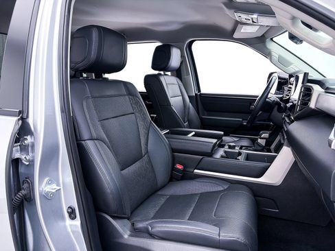Used 2024 Toyota Tundra Limited AWD/4WD image 39