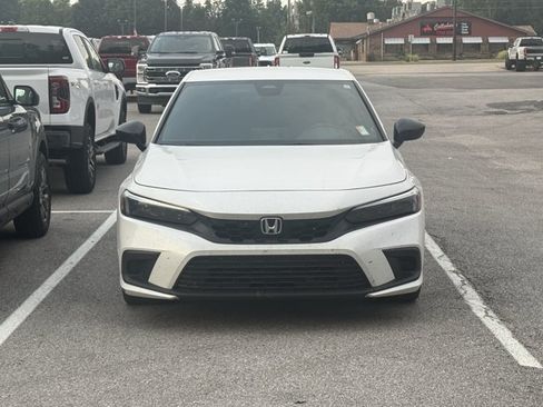 Used 2023 Honda Civic Sport image 2