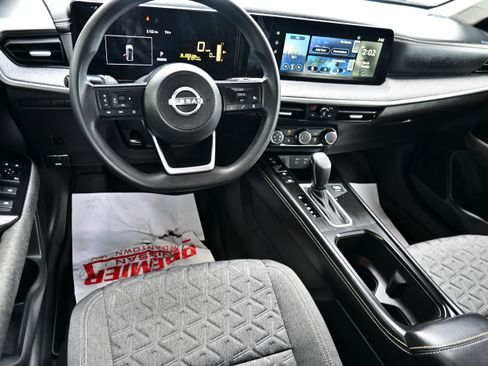 Certified 2025 Nissan Kicks SV AWD/4WD image 20