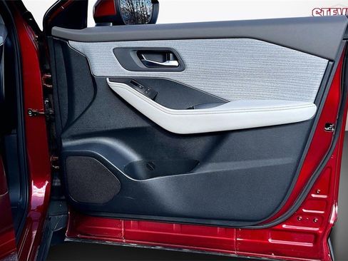 Certified 2023 Nissan Rogue SV image 25