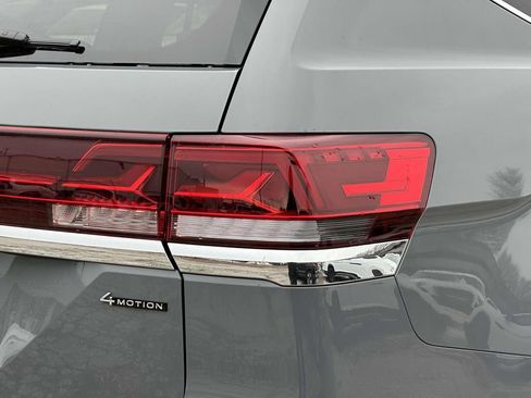 Used 2025 Volkswagen Atlas SE w/ Black Wheel Package image 25