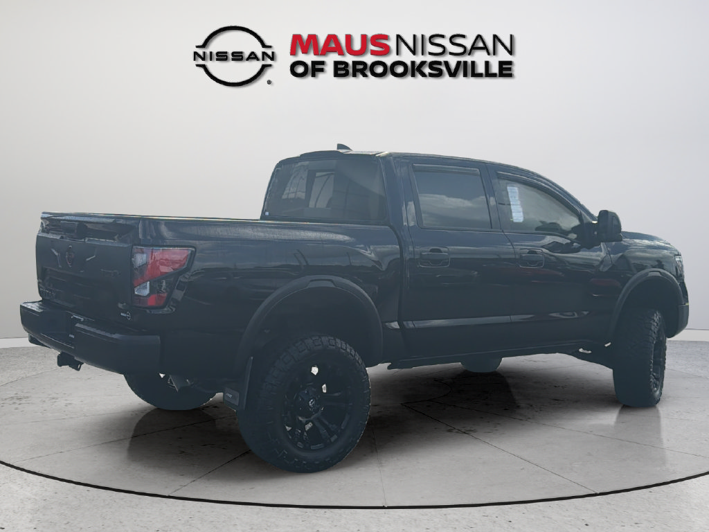 Used 2024 Nissan Titan PRO-4X w/ Pro-4x Convenience Package AWD/4WD image 12