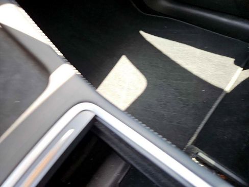 Used 2021 Tesla Model Y Performance image 14