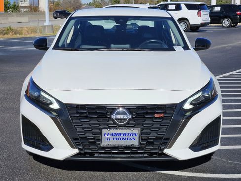 Used 2024 Nissan Altima 2.5 SR image 2