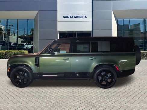 New 2026 Land Rover Defender 130 X-Dynamic SE AWD/4WD image 2