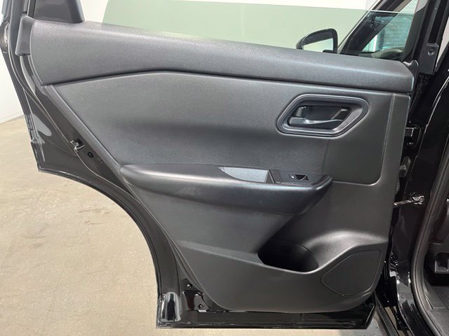 Used 2024 Nissan Rogue S FWD image 20
