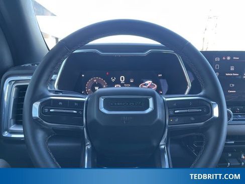 Used 2023 GMC Canyon Denali image 28