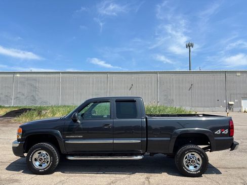 Used 2005 GMC Sierra 2500 SLE w/ Snow Plow Prep Package AWD/4WD image 6