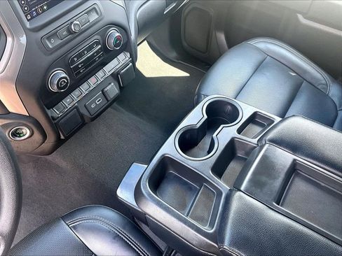 Used 2022 Chevrolet Silverado 1500 Custom Trail Boss AWD/4WD image 15