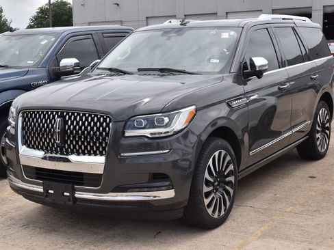 Certified 2023 Lincoln Navigator Black Label AWD/4WD image 2