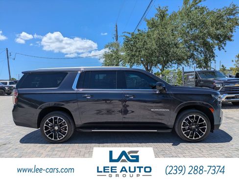 Used 2023 Chevrolet Suburban LT AWD/4WD image 2