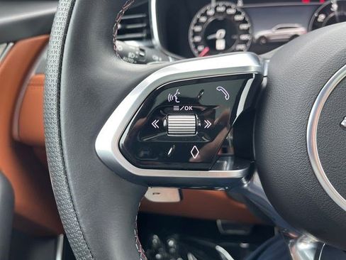 Used 2023 Jaguar F-PACE SVR AWD/4WD image 27