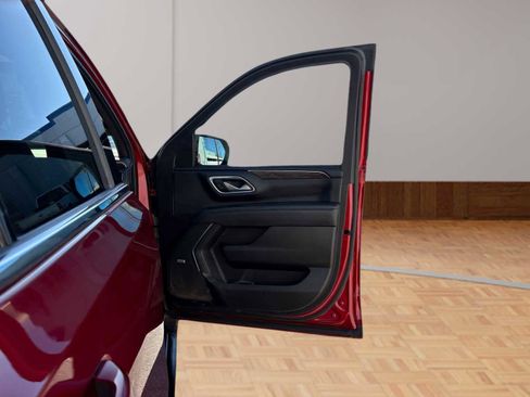 Used 2022 Chevrolet Tahoe LT w/ LT Signature Package image 17