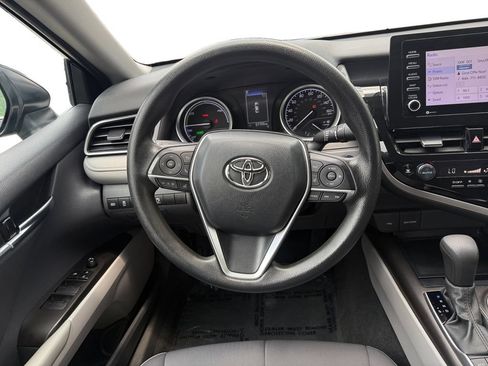 Used 2022 Toyota Camry LE FWD image 12