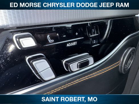 Used 2023 Jeep Grand Wagoneer L Series III AWD/4WD image 23