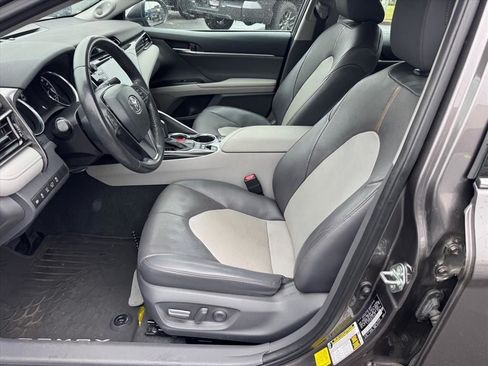 Used 2020 Toyota Camry XLE w/ Driver Assist Package FWD image 13
