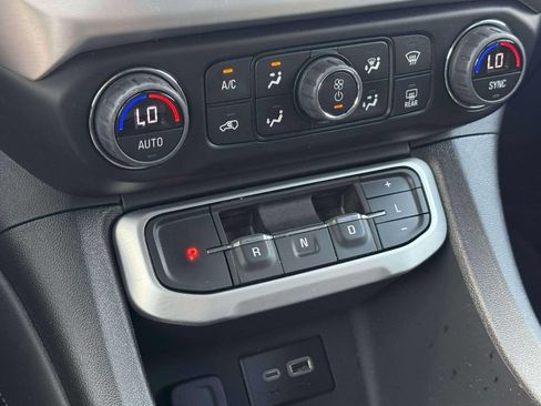 Used 2023 GMC Acadia SLE w/ Driver Convenience Package FWD image 25
