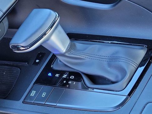 Certified 2025 Hyundai Elantra Sport image 19