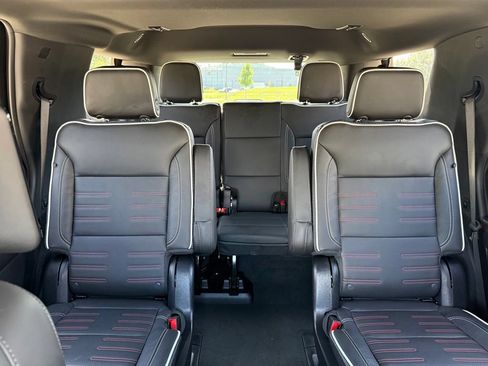 Used 2025 GMC Yukon AT4 Ultimate AWD/4WD image 5
