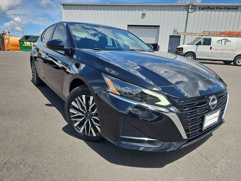 Certified 2023 Nissan Altima 2.5 SV AWD/4WD image 1
