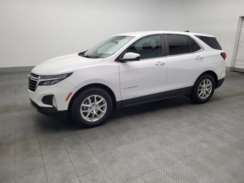 Used 2022 Chevrolet Equinox LT image 2