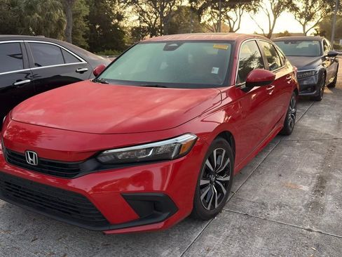 Used 2022 Honda Civic EX image 2