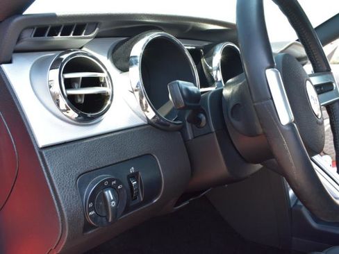 Used 2006 Ford Mustang GT image 40