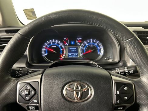 Used 2016 Toyota 4Runner SR5 image 12