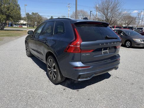 Used 2024 Volvo XC60 B5 Plus AWD/4WD image 3