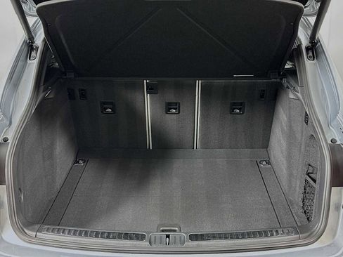 Certified 2025 Porsche Macan S image 28