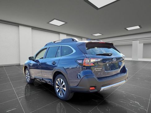 Used 2025 Subaru Outback Limited AWD/4WD image 3