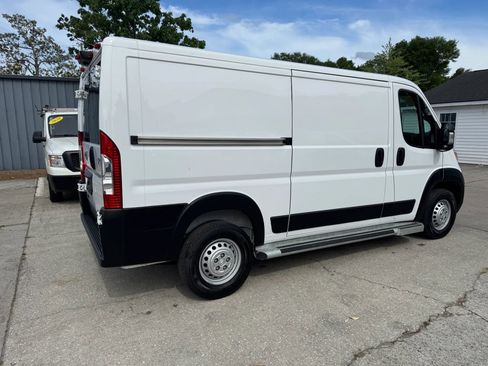 Used 2025 RAM ProMaster 2500 w/ U-Haul Equipment Group FWD image 14