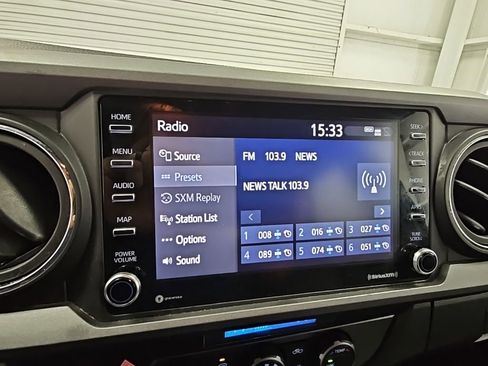 Used 2023 Toyota Tacoma TRD Off-Road image 15