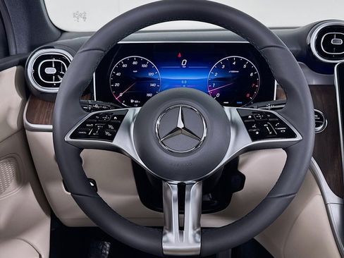 New 2026 Mercedes-Benz GLC 300 image 17