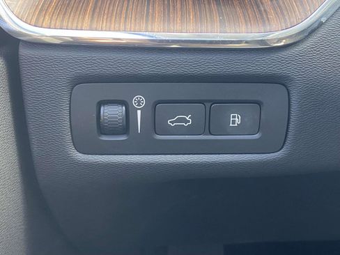 Used 2019 Volvo XC60 T8 Inscription w/ Advanced Package image 22