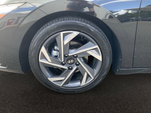Used 2025 Hyundai Elantra SEL FWD image 25