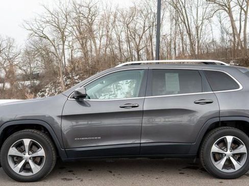 Used 2020 Jeep Cherokee Limited image 9