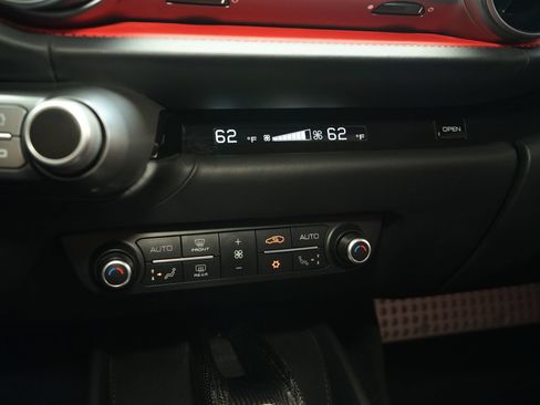 Used 2019 Ferrari 812 Superfast RWD image 17