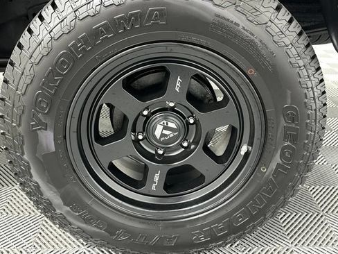 Used 2022 Toyota Tacoma SR5 AWD/4WD image 8