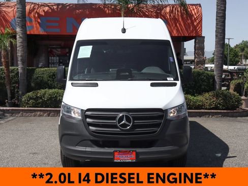 Used 2025 Mercedes-Benz Sprinter 2500 image 3