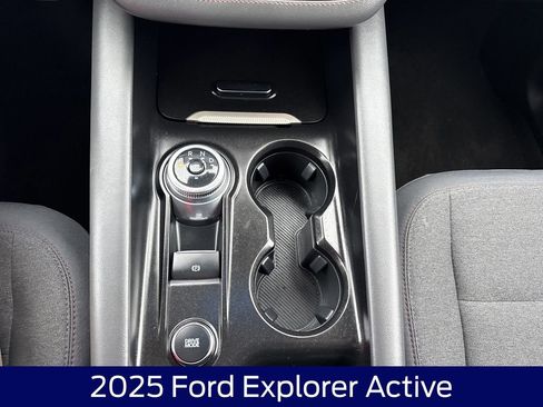 Used 2025 Ford Explorer Active image 26