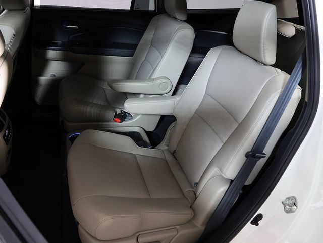 Used 2019 Honda Pilot Touring image 13