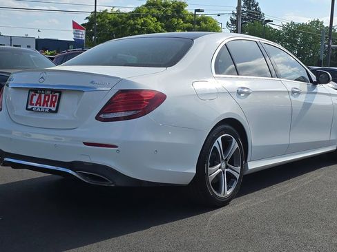 Used 2017 Mercedes-Benz E 300 4MATIC image 3