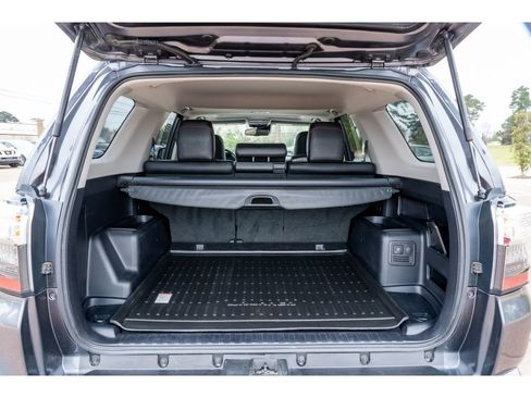 Used 2020 Toyota 4Runner Venture w/ Moonroof Package image 15